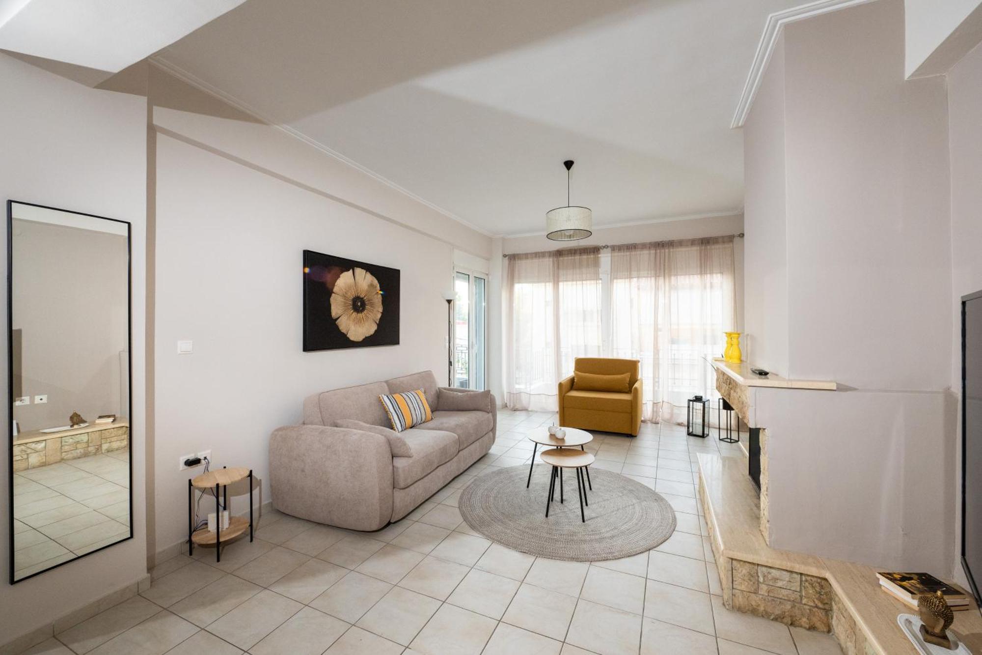 Il Centro Apartment Aigio Exterior foto